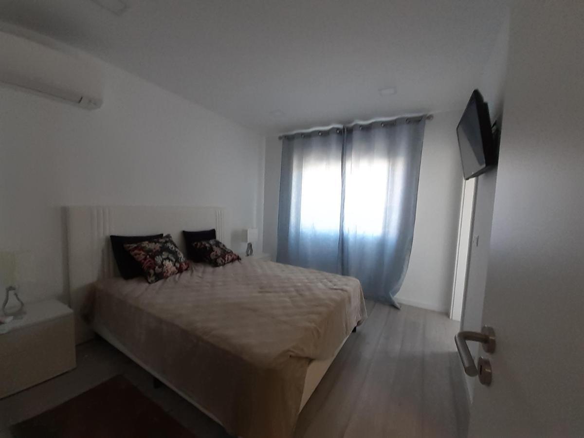 Lisbon Tagus River 2 Suites Private Pool D Алмада Екстериор снимка