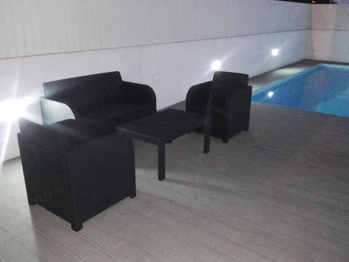 Lisbon Tagus River 2 Suites Private Pool D Алмада Екстериор снимка