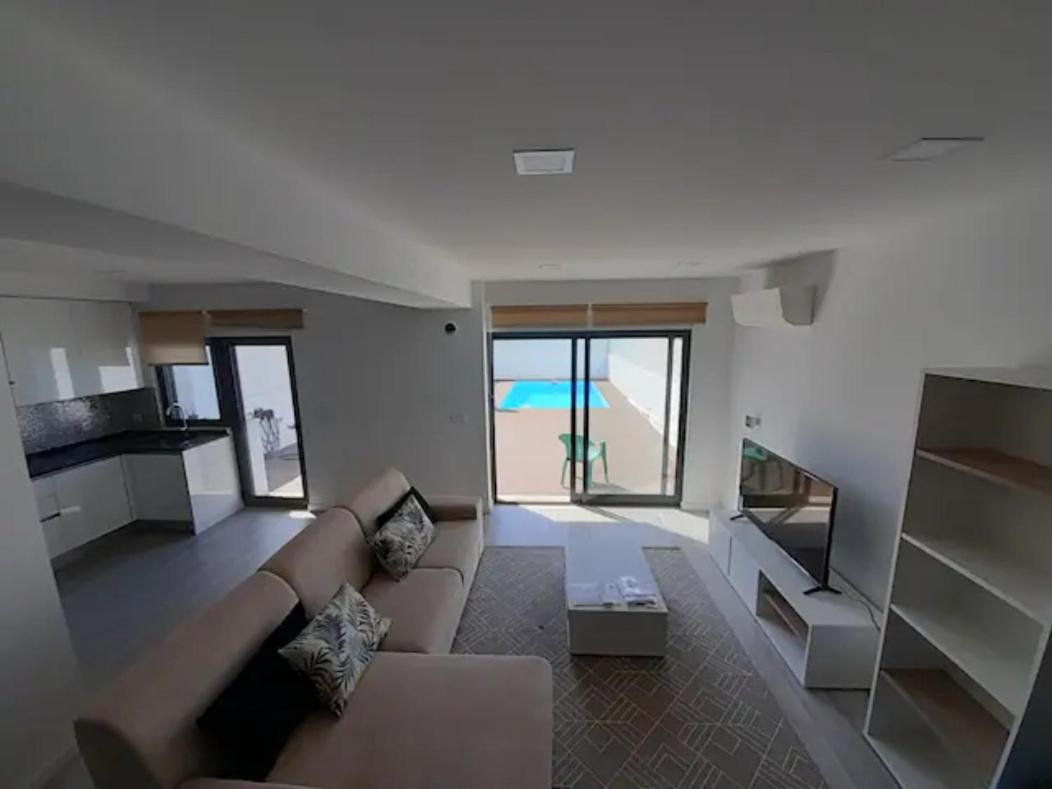 Lisbon Tagus River 2 Suites Private Pool D Алмада Екстериор снимка
